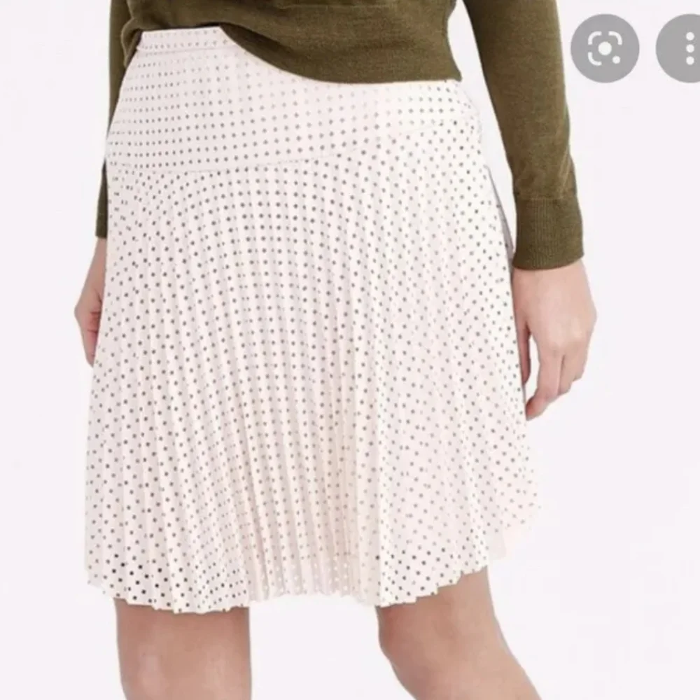 NWOT J.Crew Laser-Cut Pleated Women’s Skirt In Beige Size 6